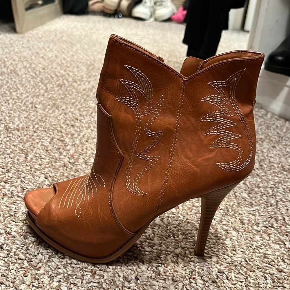 Open toe cowboy boots heels